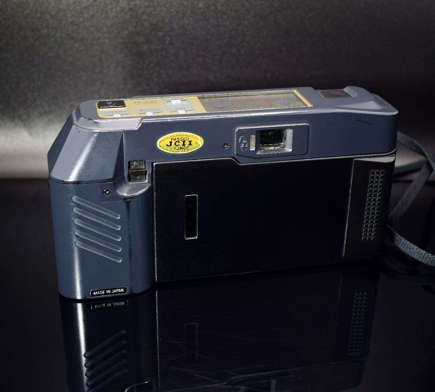 RICOH FF700 Automatic 35mm Film Camera f/28 35mm AF Lens Black Rare Vintage