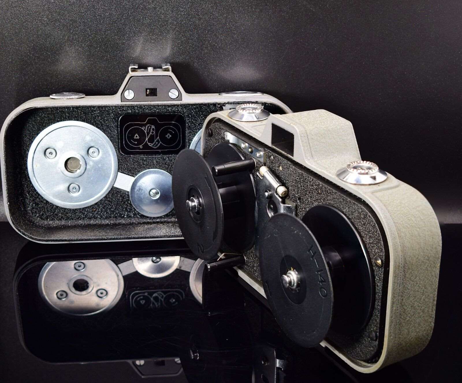 Zeiss Ikon Movikon 8 8mm Vintage Cine Camera Grey Box Case and Instructions