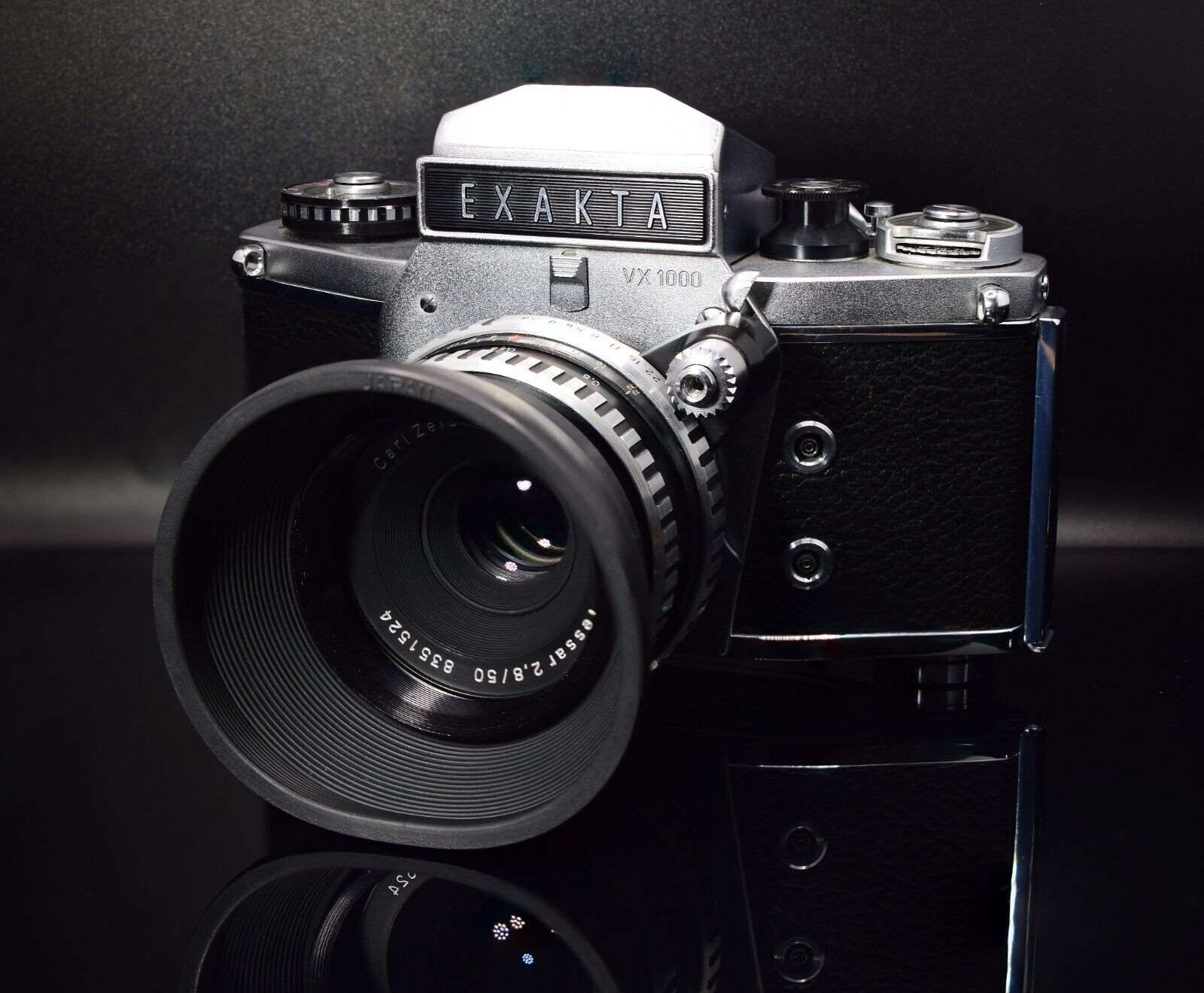 Exakta VX1000 35mm Vintage SLR Collector's Camera with Carl Zeiss Jena Tessar f/2.8 50mm Lens