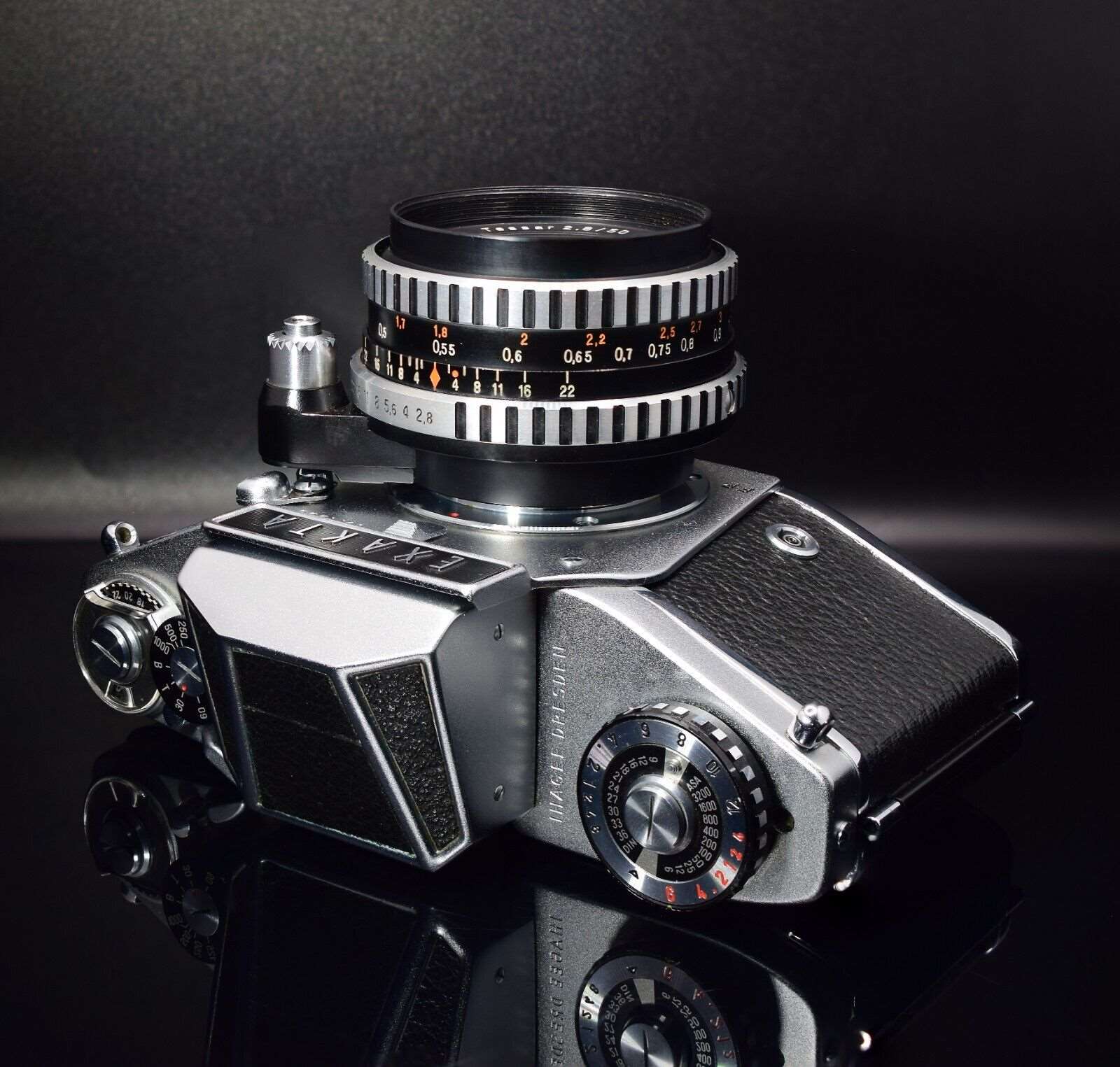 Exakta VX1000 35mm Vintage SLR Collector's Camera with Carl Zeiss Jena Tessar f/2.8 50mm Lens
