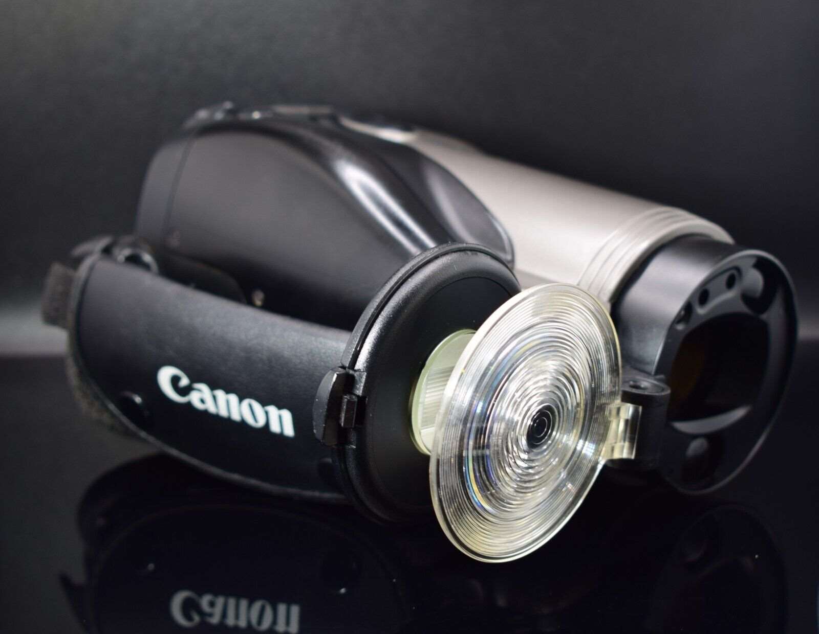 Canon epoca 35mm Film Bridge Camera 35-105mm f2.8-6.6 Zoom Lens RARE Collectible