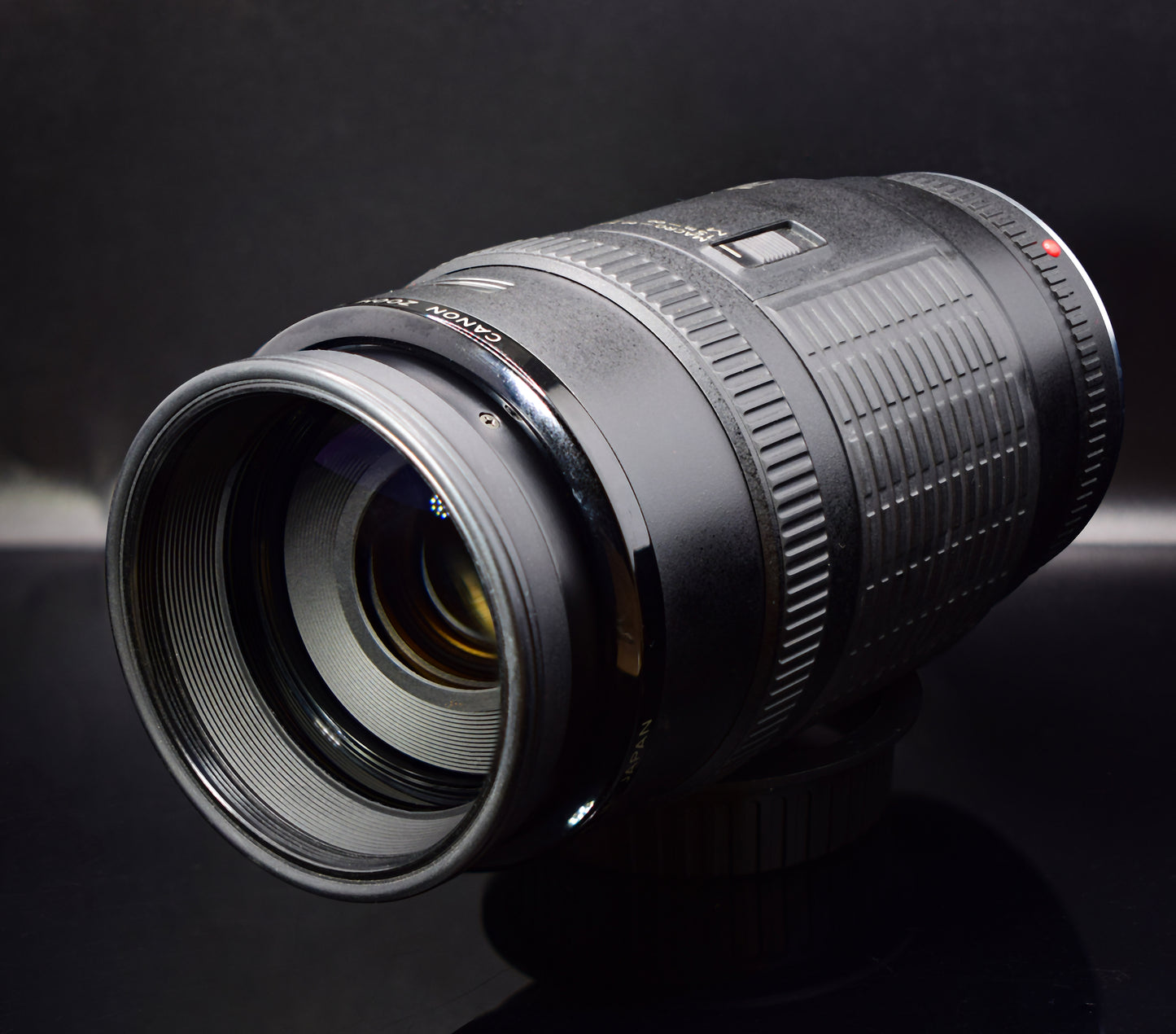 Canon Zoom Lens EF 70-210mm f/4 Autofocus Black with Maker's Protective End Caps