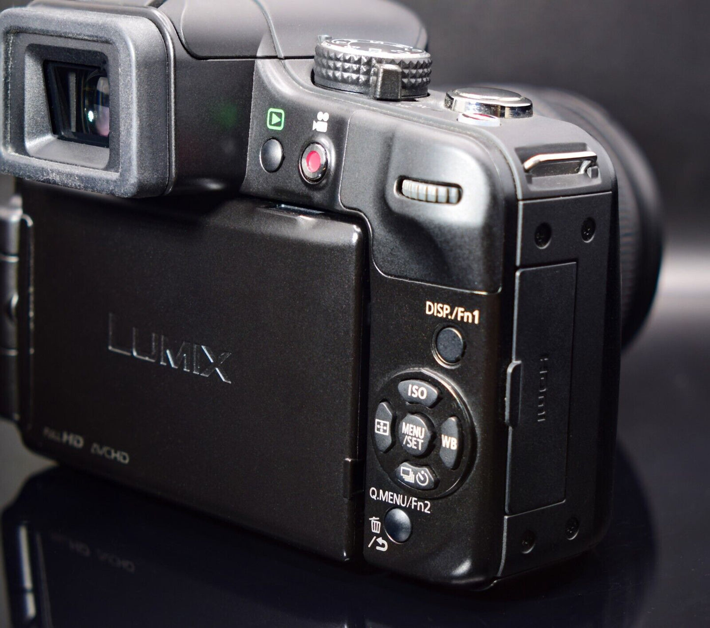 Panasonic Lumix DMC G3 Mirrorless Digital Camera & 14-42mm f/3.5-5.6 ASPH Lens